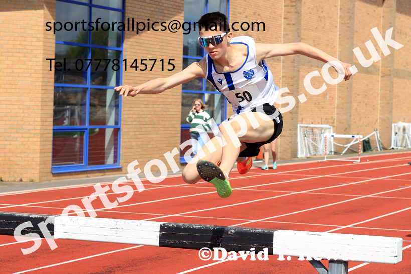 Steeplechase, 2026 Elswick Harriers Event, Wentworth, Hexham. Photo: David T. Hewitson/Sports for All Pics